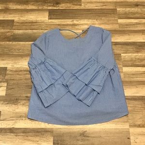 💥NWOT💥 Ann Taylor LOFT Flare Sleeve Blouse
